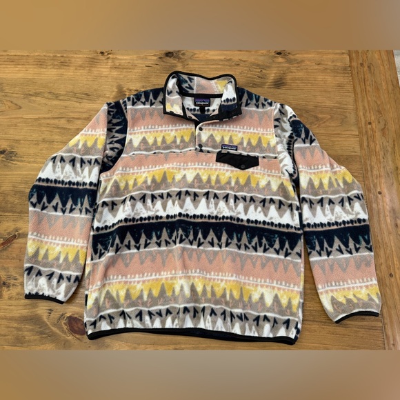 Patagonia Women’s Lightweight Synchilla Snap-T Pullover in Bandicoot Marrow Grey - Picture 2 of 7